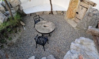 Cătunu' lui Victor, locaţie de vacanţă cu căsuţe vechi de peste 100 de ani