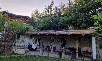 Cătunu' lui Victor, locaţie de vacanţă cu căsuţe vechi de peste 100 de ani