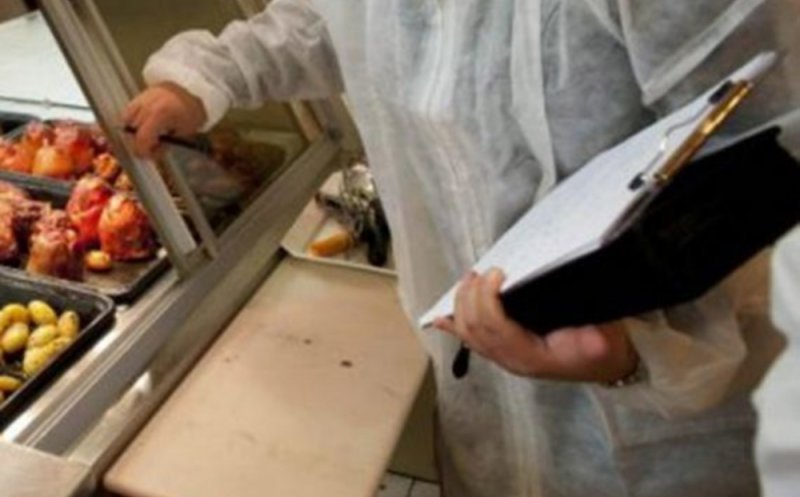 Amenzi de peste 1 mil. lei date de ANSVSA în zonele de agrement şi localităţile turistice / Neregulile găsite de inspectorii sanitar-veterinari