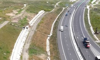 Alunecare de teren uriaşă pe A10 Sebeș-Turda. Există riscul ca versantul să se prăvălească peste autostradă