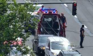 ACCIDENT în zona Iulius Mall Cluj. Minor lovit de o mașină, transportat la spital