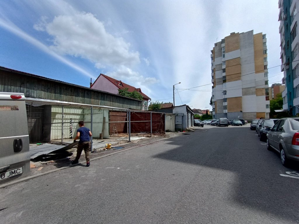 ADIO inspecţie auto în garaj! Continuă marea demolare a garajelor de cartier din Cluj-Napoca. Etapa pe Mănăştur, din weekend