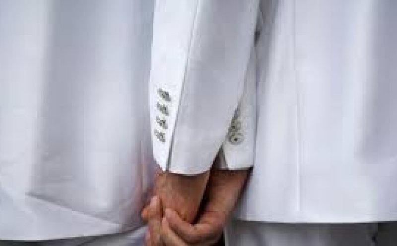 Modificările propuse la OUG 194/2002 nu reglementează recunoaşterea căsătoriilor persoanelor de acelaşi sex în România