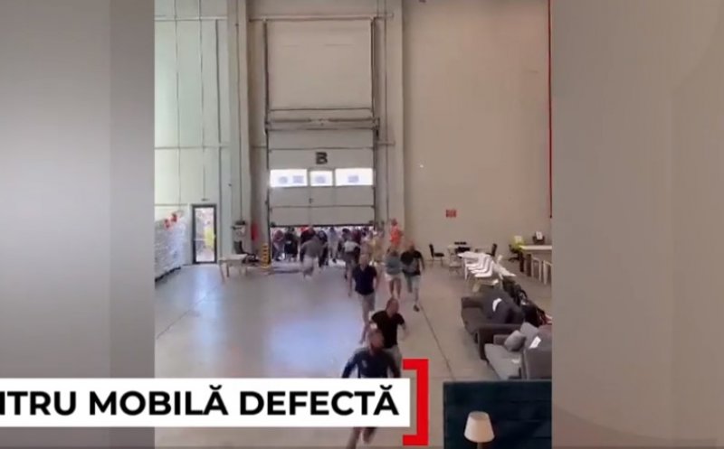 Clujenii s-au înghesuit la la mobilă cu defecte, vândută la prețuri mici. O canapea s-a vândut cu 50 de lei