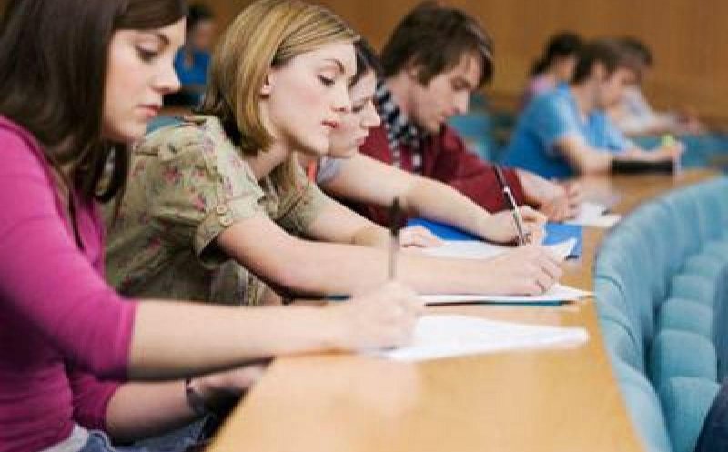 Elevii implicaţi în agresiuni, obligaţi să participe la consiliere