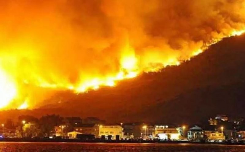Atenționare de călătorie în Grecia: COD ROȘU de caniculă și risc crescut de incendii