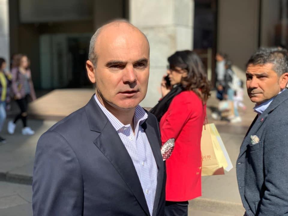 Rareș Bogdan, despre măsurile fiscale: „Trebuie să vedem ce restructurări facem. Sunt persoane care plimbă nişte mape şi ar trebui văzut exact ce fac”