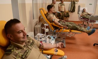 Militarii clujeni au donat sânge pentru a salva vieți. “Fiecare dintre noi putem fi eroi pentru o zi”