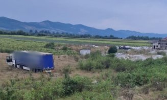 Accident rutier GRAV în Cluj! Un camion a provocat un incendiu / Șoferul, transportat de urgență la spital