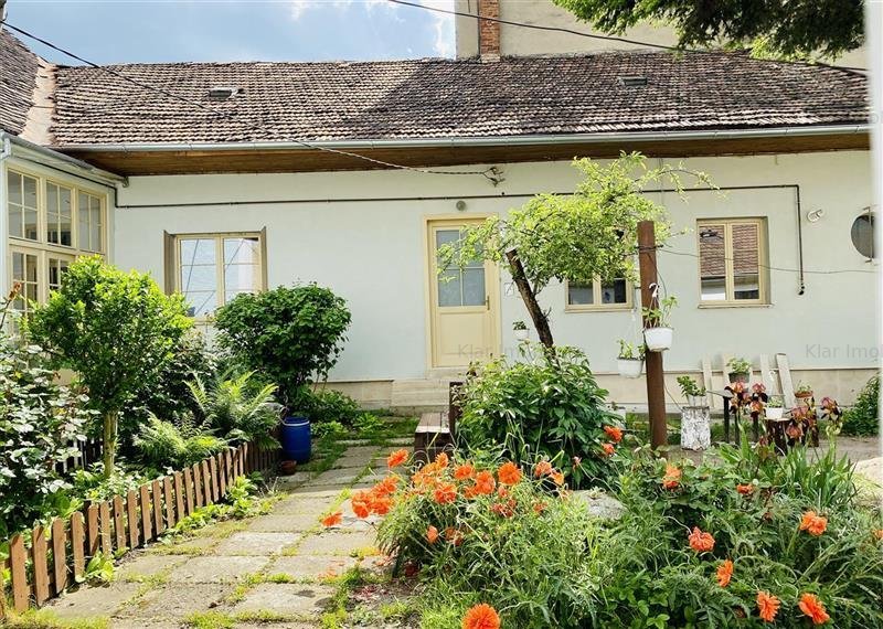 Cum arată o casă cochetă, de vânzare, din centrul Clujului