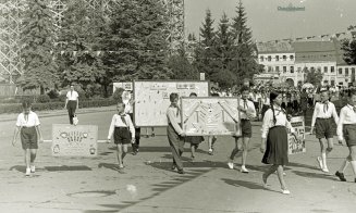 „Defilare cu ocazia zilei de 23 August (Cluj-Napoca)”