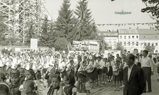 „Defilare cu ocazia zilei de 23 August (Cluj-Napoca)”