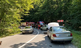 Accident pe strada Făgetului: 6 persoane, consultate de medici