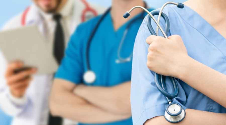 Medicii rezidenți vor primi între 250 și 500 de lei pentru gărzi. Cât ia un medic specialist