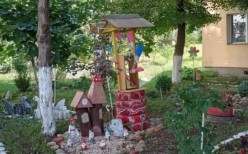 Grădină de poveste între blocurile Mănăşturului