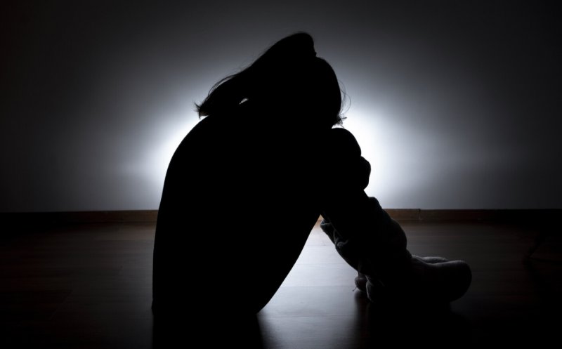 Clujeni, despre minora de 17 ani VIOLATĂ în gara din Câmpia Turzii: „Ce căuta fata singură pe acolo la ora aia?” / 75% dintre agresiunile sexuale din România, soluționate prin... clasare