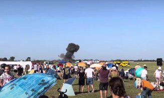 Un avion s-a prăbușit în timpul unui show aviatic din Ungaria. Două persoane au murit, iar alte patru au fost grav rănite