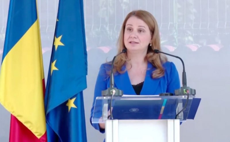 Deca spune că acest an şcolar este "un nou început pentru întreg sistemul de educaţie": "În sfârșit schimbarea pe care ne-am dorit-o începe să se vadă"