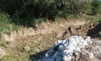 "E dezastru la Becaș, afluent al Someșului, punți din gunoaie. Mergem la curățenie !"