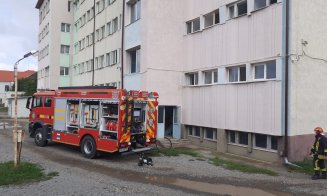 Alertă de incendiu la un spital din Cluj! Pacienții, evacuați imediat dintr-un salon. Ce au constatat pompierii