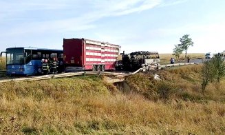 PLANUL ROŞU de intervenție, activat. Accident grav cu 2 autocare şi un TIR