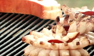 Festivalul Silvoiței din județul Cluj, sărbătorit cu slană la grătar, sarmale cu păsat, ceaun de berbecuț, tochitură de porc, cârnați și mămăligă