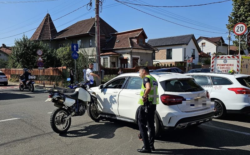 Accident în Gheorgheni între un autoturism și o motocicletă. Un bărbat a fost rănit