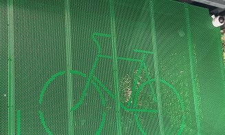 "Parking" de biciclete cu panouri fotovoltaice, pe Primăverii 2, în Mănăştur. Bugetarea participativă dă roade