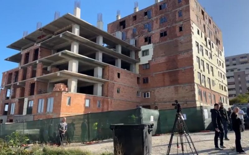 Primăria Cluj-Napoca demolează un bloc construit ilegal de țeparul Onuc. Locatarii protestează