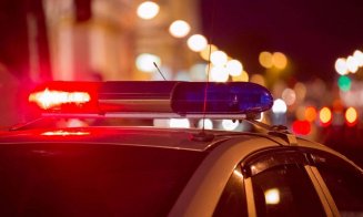 ACCIDENT rutier pe o stradă din Cluj-Napoca. Un bărbat și o femeie primesc îngrijiri medicale