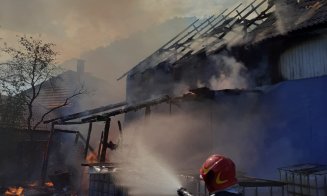 INCENDIU într-o localitate din Cluj! O casă a luat FOC