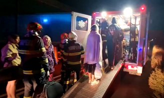 Un autocar cu 90 de pasageri s-a răsturnat. A fost activat Planul Roşu de Intervenţie