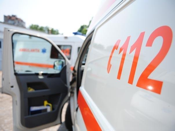 Un șofer clujean a accidentat o femeie de 73 de ani care traversa strada neregulamentar. Victima, transportată la spital