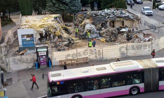 Se demolează "bombele" din staţia Minerva. Mănăşturenii: "Foarte bine că se modernizează... arăta jalnic!"