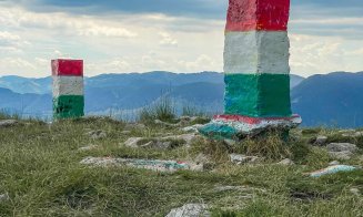 Iar au dat jos Tricolorul! Borna de la Piatra Secuiului din Apuseni a fost revopsită în culorile steagului Ungariei