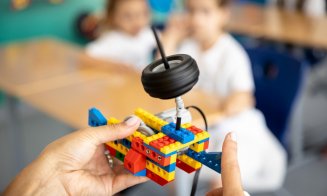 Cei mici sunt așteptați la Iulius Mall Cluj să creeze spinnere și carusele din piese LEGO, folosind conceptul STEM