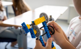 Cei mici sunt așteptați la Iulius Mall Cluj să creeze spinnere și carusele din piese LEGO, folosind conceptul STEM