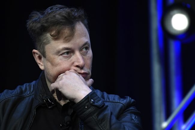 Elon Musk ia în considerare retragerea platformei X (Twitter) din UE