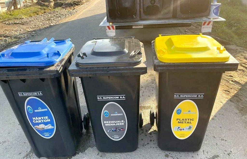 Supercom continuă distribuirea gratuită a pubelelor. LISTA STRĂZILOR din Dâmbul Rotund pe care are loc acțiunea