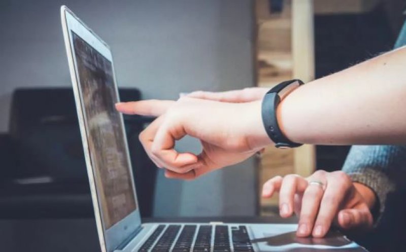 Secretar de Stat: Piaţa noastră de IT ar avea nevoie de cca 20.000 de specialişti/ România, prima în UE la procentul gospodăriilor "acoperite" cu internet