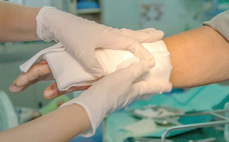 Noi promisiuni la 8 ani de la Colectiv: Centrele de arşi din Timişoara, Târgu Mureş şi Bucureşti vor fi gata în 2025
