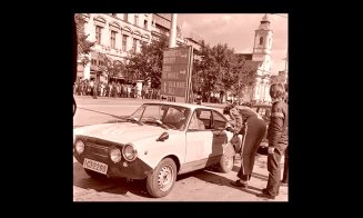 La un raliu în anii '70-'80 în centrul Clujului: ”Acolo sus în geam, eu sunt cu bunicii mei” / ”Noi ne uitam de pe Casa Armatei”