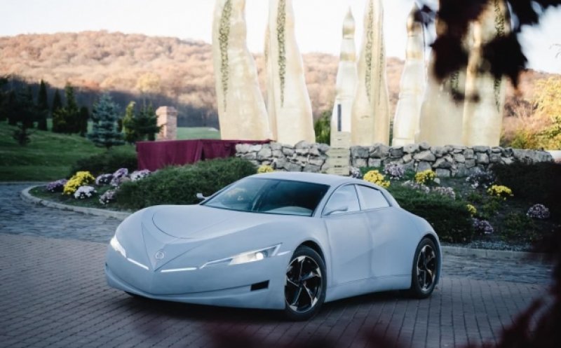 Tesla de Cluj - autonomie de 300 de km şi  viteză de 120 km/h. Intră în teste pe străzile orașului