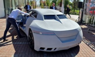 Tesla de Cluj - autonomie de 300 de km şi  viteză de 120 km/h. Intră în teste pe străzile orașului