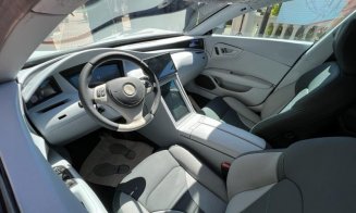 Tesla de Cluj - autonomie de 300 de km şi  viteză de 120 km/h. Intră în teste pe străzile orașului