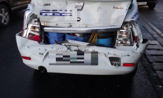 ACCIDENT în Floreşti: Autoutilitară vs. Logan. 2 femei, transportate la spital