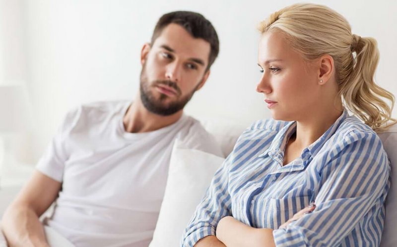 Scade numărul căsătoriilor și creşte cel divorţurilor în România. Primele trei cauze care distrug cuplurile