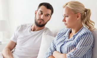 Scade numărul căsătoriilor și creşte cel divorţurilor în România. Primele trei cauze care distrug cuplurile