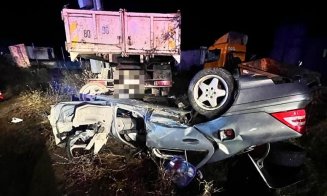 Accident în miez de noapte la Huedin. O mașină s-a răsturnat