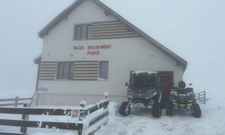 Turiști clujeni, blocați la Padiș din cauza zăpezii